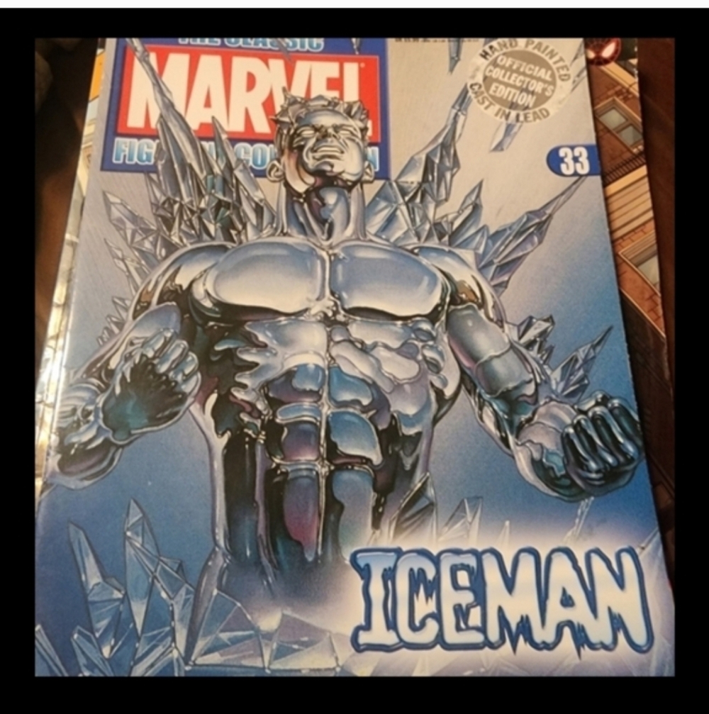 5 Comics - Picture 2 of 7